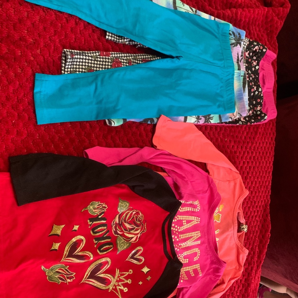 3 tops and 4 bottoms girl